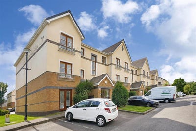/international/ie/marlfield-lawn-dublin-24-dublin-210109684374/