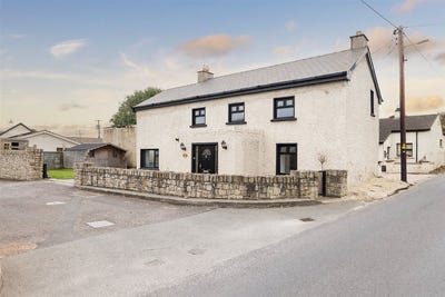 /international/ie/the-old-school-house-ballykea-skerries-dublin-210109681763/