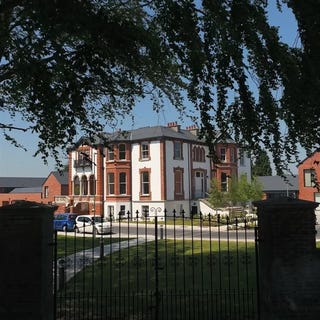 /international/ie/kylemore-house-2-bed-larger-apt-kylemore-house-kylemore-at-church-road-killiney-dublin-210109677291/