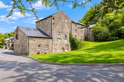 /international/ie/4-the-old-mill-main-street-naul-meath-210110141461/