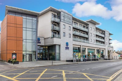 /international/ie/apartment-104-block-d-castle-hall-swords-central-swords-dublin-210109680883/