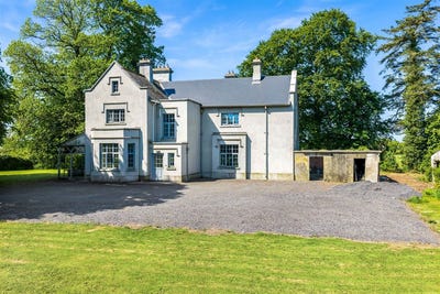 /international/ie/martry-house-navan-meath-210109679905/