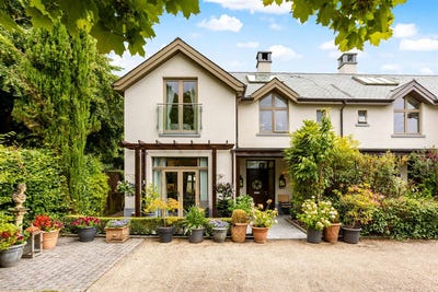 /international/ie/1-loughmore-square-killeen-castle-dunsany-meath-210109720382/