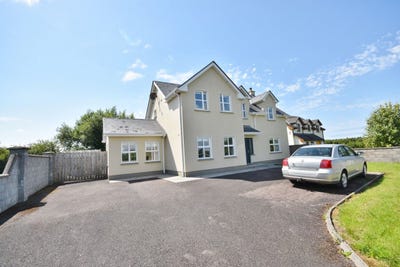 /international/ie/10-islandganniv-place-listowel-kerry-210109680501/