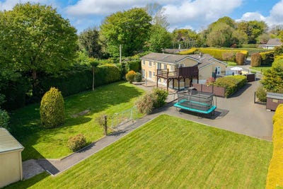 /international/ie/elgin-lodge-crosscoolharbour-blessington-wicklow-210109673129/