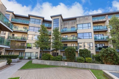 /international/ie/fortunes-lawn-dublin-24-dublin-210109799813/