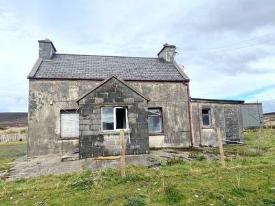 /international/ie/owenteskna-glencolmcille-donegal-210109684116/