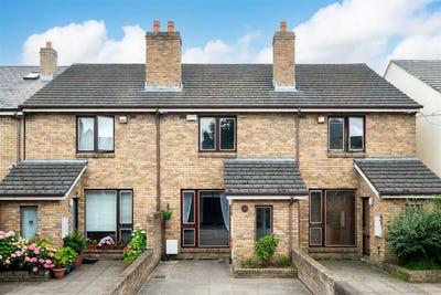 /international/ie/13-spireview-lane-dublin-6-dublin-210109671311/