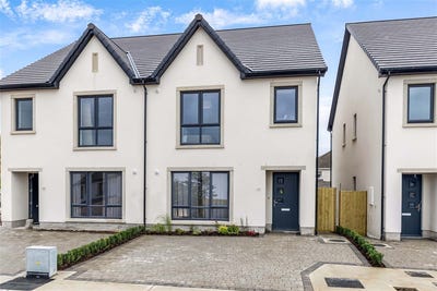 /international/ie/spire-view-johnstownbridge-kildare-210109672022/