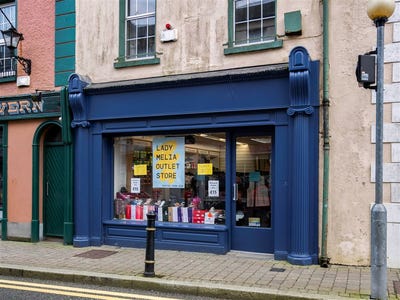 /international/ie/25-south-street-new-ross-wexford-210109687393/