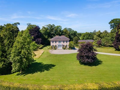 /international/ie/gaulstown-house-gaulstown-navan-meath-210119776483/