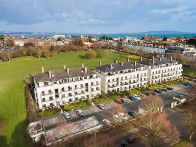/international/ie/apt-30-the-oak-carysfort-hall-carysfort-park-blackrock-louth-210110360470/