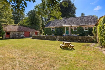 /international/ie/ballymoneen-avoca-wicklow-210109674396/