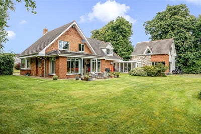 /international/ie/woodville-swords-dublin-210109685705/