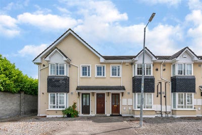 /international/ie/32-fairfield-dublin-road-co-kildare-limerick-210109671652/