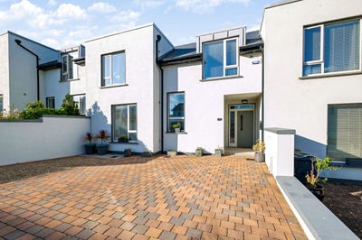 /international/ie/49-ballygossan-park-skerries-dublin-210110287131/