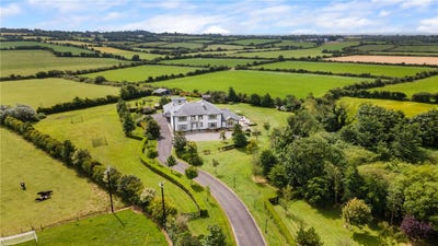 /international/ie/newtown-house-wellingtonbridge-wexford-210109676111/