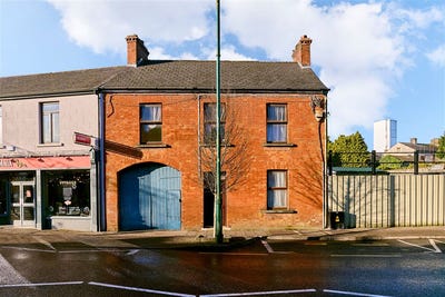 /international/ie/farrell-street-kells-kilkenny-210109685334/