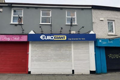 /international/ie/52-main-street-swords-dublin-210109675915/
