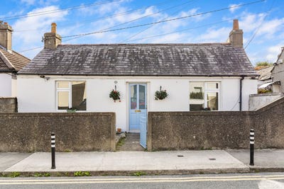/international/ie/74-patrick-street-dun-laoghaire-dublin-210110205597/