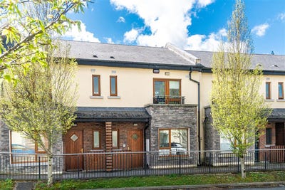 /international/ie/19-slade-castle-avenue-saggart-dublin-210109676255/