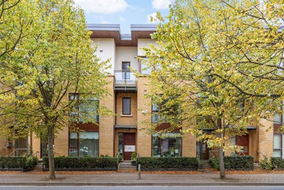/international/ie/81-castlegate-way-lucan-dublin-210119933125/