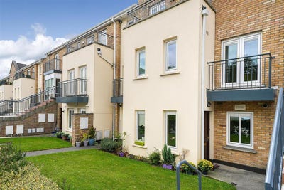 /international/ie/26-dursey-row-waterville-dublin-15-dublin-210119898032/
