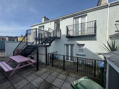 /international/ie/ref-1198-apartment-4-1-new-market-street-caherciveen-kerry-210109679258/