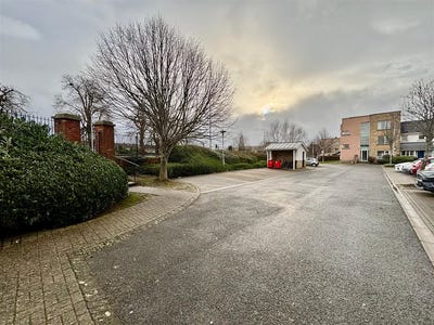 /international/ie/the-courtyard-dublin-15-dublin-210109687190/