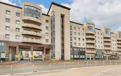 /international/ie/90-exchange-hall-belgard-square-north-dublin-24-dublin-210110360464/