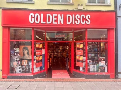 /international/ie/unit-10-market-cross-shopping-centre-kilkenny-kilkenny-210109678947/