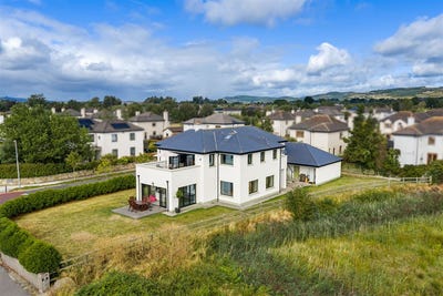 /international/ie/white-strand-house-sallybrook-clonea-road-abbeyside-dungarvan-waterford-210119718745/