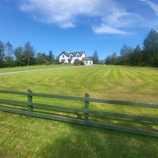 /international/ie/waters-edge-augharan-aughavas-leitrim-210109950527/