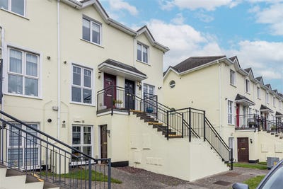 /international/ie/holywell-wood-swords-dublin-210109687728/