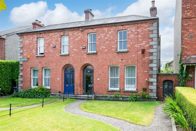 /international/ie/66-kenilworth-square-south-and-site-dublin-6-dublin-210109681209/