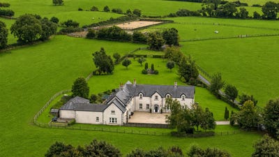 /international/ie/beaconhill-on-approx-15-7ha-38-77-acres-kennycourt-brannockstown-kildare-210109684318/