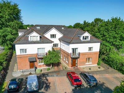 /international/ie/9-dun-aoibhinn-slievenamon-road-thurles-tipperary-210109672190/