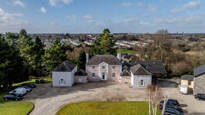 /international/ie/newtown-hill-house-captain-s-hill-leixlip-kildare-210109672940/