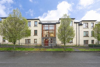 /international/ie/51-slade-castle-avenue-saggart-dublin-210109681671/