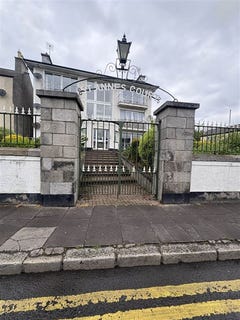 /international/ie/8-saint-anne-s-court-anne-street-dundalk-louth-210109674194/