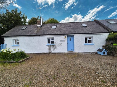 /international/ie/bluebell-cottage-ballyshonogue-tinahely-wicklow-210119651777/