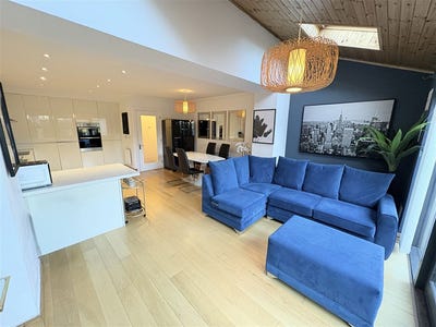 /international/ie/10-stapolin-house-dublin-13-dublin-210109681838/
