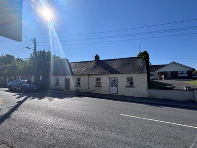/international/ie/high-street-ballyragget-kilkenny-210109720138/