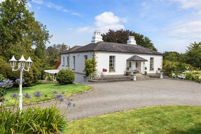 /international/ie/glenair-house-priory-road-delgany-wicklow-210119776423/
