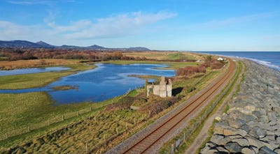 /international/ie/the-cable-hut-sea-road-newcastle-galway-210109671295/