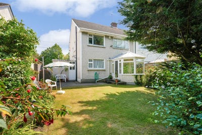 /international/ie/2-thomastown-road-glenageary-dublin-210109799872/