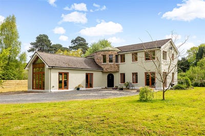 /international/ie/tangwystyll-turnings-upper-straffan-kildare-210109685306/