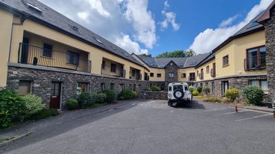 /international/ie/16-an-doirin-green-street-dingle-kerry-210109685467/