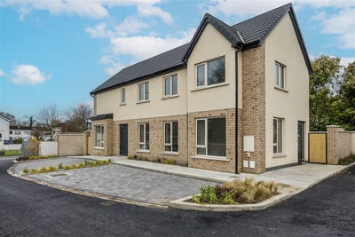 /international/ie/summer-court-summer-hill-road-co-meath-dunboyne-meath-210109672440/