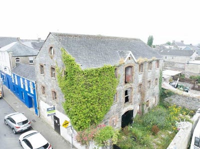 /international/ie/wolfe-tone-street-kilmallock-limerick-210109681693/